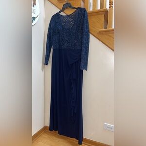 Women’s Formal Dress Size 18 JESSICA HOWARD Navy Long Sleeve Maxi Evening Gown